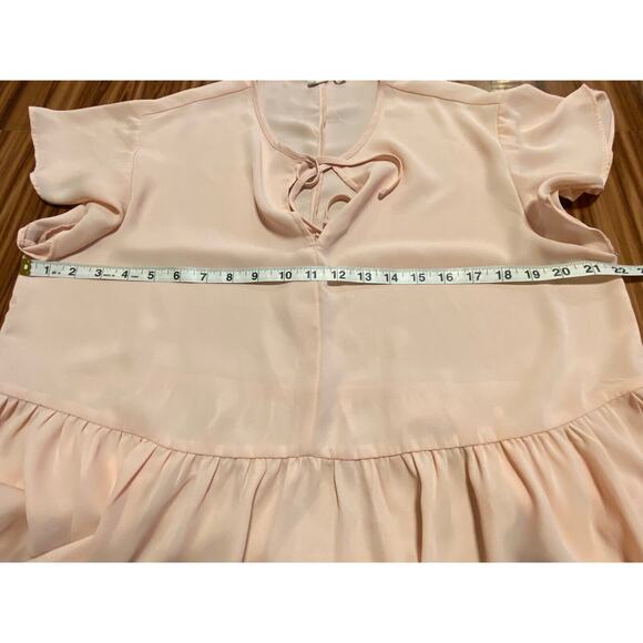Gap Women’s Light Pink Flutter Sleeves Tie Neck Peplum Blouse Size Large - Picture 4 of 7